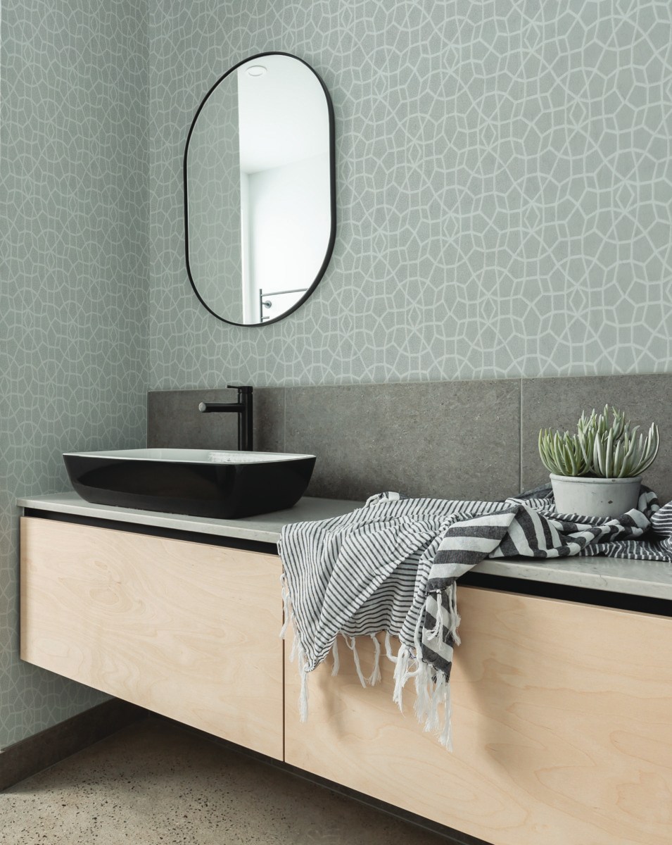 Обои Ronald Redding Handcrafted Naturals Sculptural Web HC7526 фото в интерьере